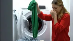 Wasmachine ruikt naar schimmel? Vergeet deze eenvoudige handeling niet na elk wasbeurt