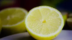 Hoe je citroen gebruikt bij het schoonmaken: 3 methodes met verrassend resultaat